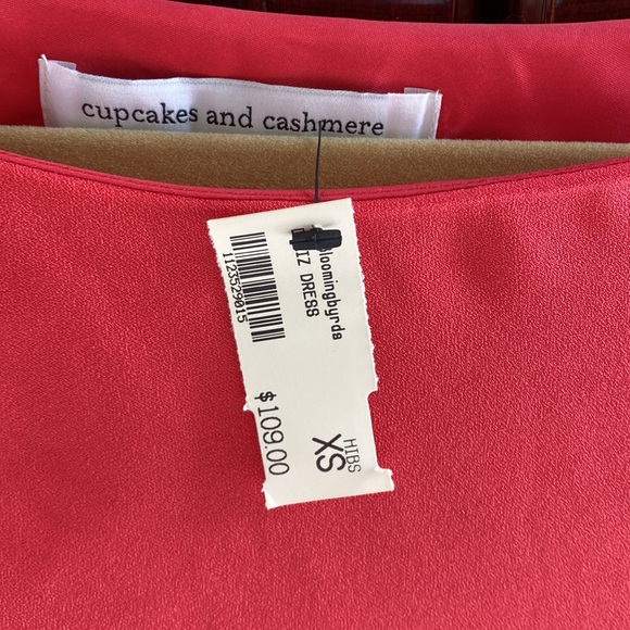 Dress - Picture 4 of 4